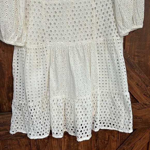 Vince Camuto white beautiful dress,like new - Picture 4 of 7